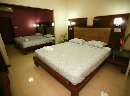 Lotusland รีสอร์ท 3*
