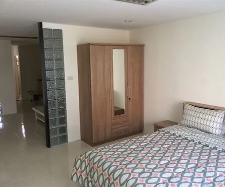 I Rovers Guest house