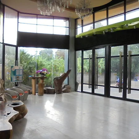Hotel Oyo 143 Dday Resotel