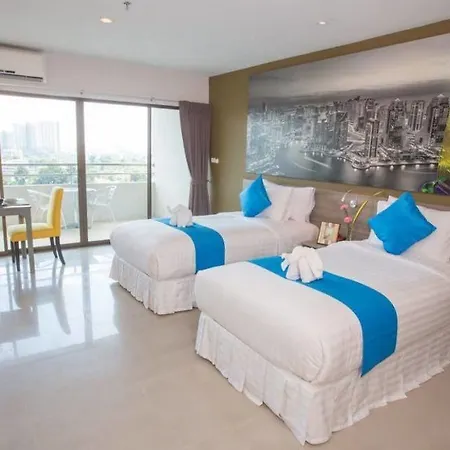 โรงแรม R-con Wongamat