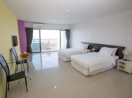 โรงแรม R-con Wongamat 4*