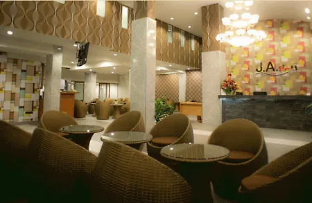 Hotel Oyo 120 Ja Siam Near Bangkok Hospital 2*