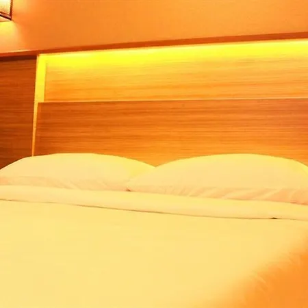 โรงแรมพำนักรับรอง Honey *