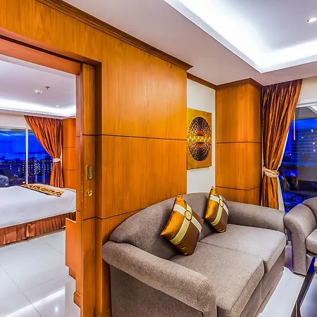 โรงแรม Tara Court 3*
