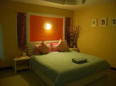 โรงแรม Baan Im Em 2*