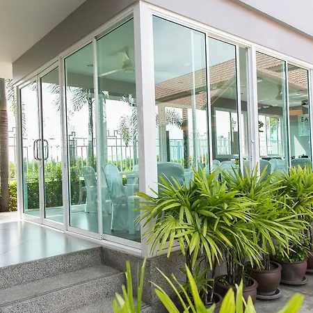 Oyo 245 Sweet Sense Jomtien Resort Hotel 3*