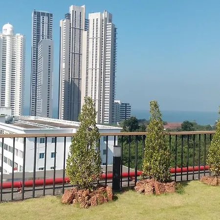 City Garden Tropicana Apartment