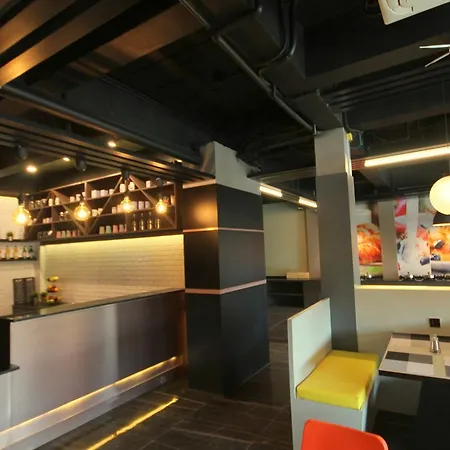 Hotel Republic 3*