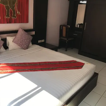 โรงแรม Zip & Restaurant 3*