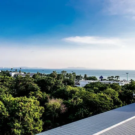 โรงแรม Sea Breeze Jomtien 4*