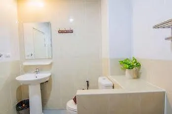 สุทัศน์คอร์ท 5 โรงแรม