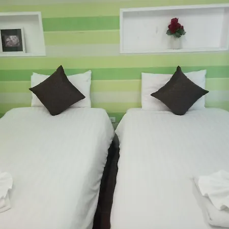 ที่พักพร้อมอาหารเช้า J.p.s.guest House *