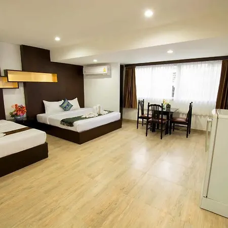Boss Hotel 3*