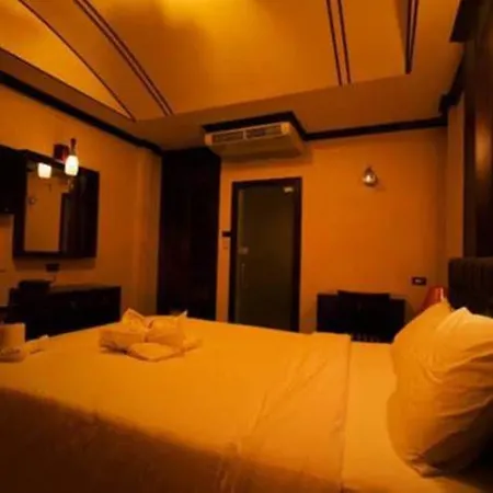 Ma Maison Hotel