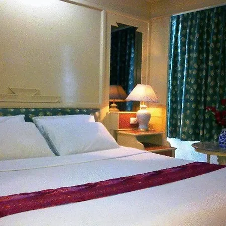 เอเอ โฮเทล พัทยา โรงแรม 2*