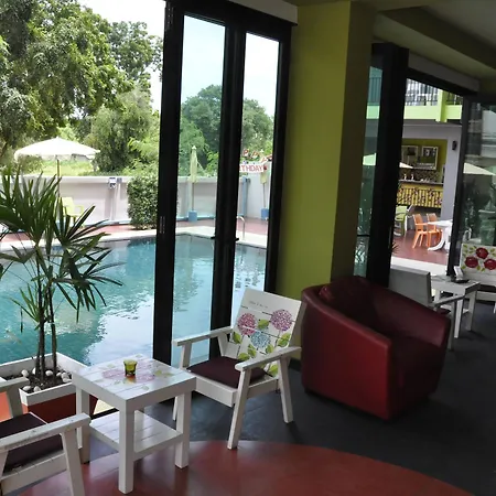 Oyo 75367 Ud Pattaya Hotel 4*