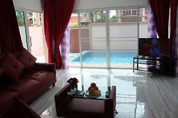 Momo Villa *
