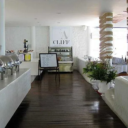 Golden Cliff House Resort Pattaya