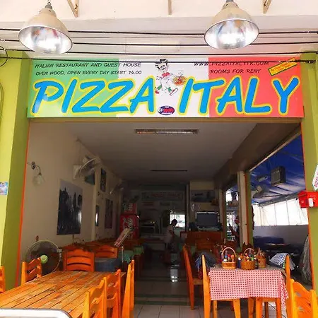 Pizza Italy Restaurant And บ้านพัก Pattaya