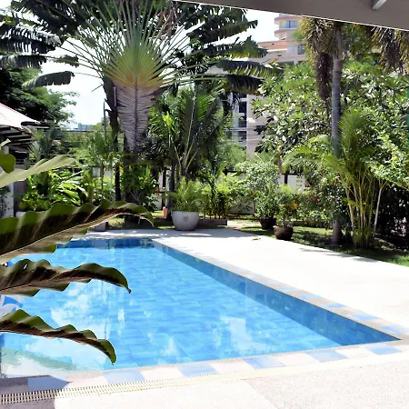 Green Beach โรงแรม Pattaya