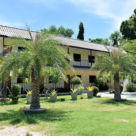 Green Beach โรงแรม 3*