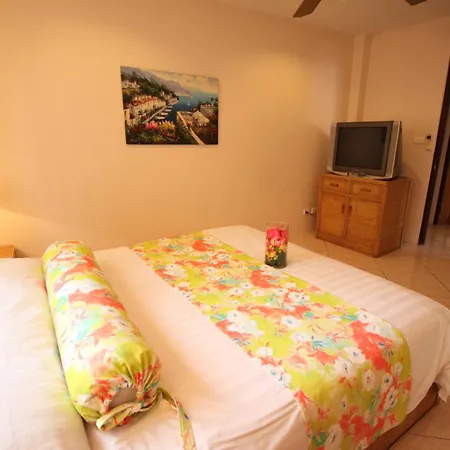 Butterfly Garden Boutique Residence: Luxury With Baths Hotel 4*