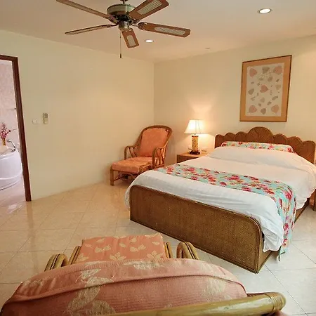 Butterfly Garden Boutique Residence: Luxury With Baths Hotel