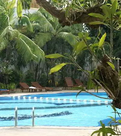 โรงแรม รายัล ทวินส์ พาเลซ 4*