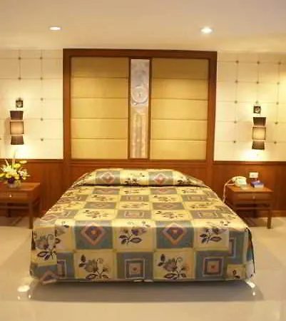 รายัล ทวินส์ พาเลซ 4*