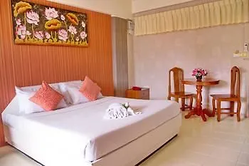โรงแรม เดอะ ซัน แอนด์ สปา 3*