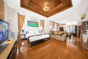 Hotel Green Pool 3*
