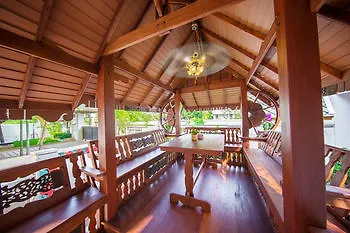 Green Pool Hotel