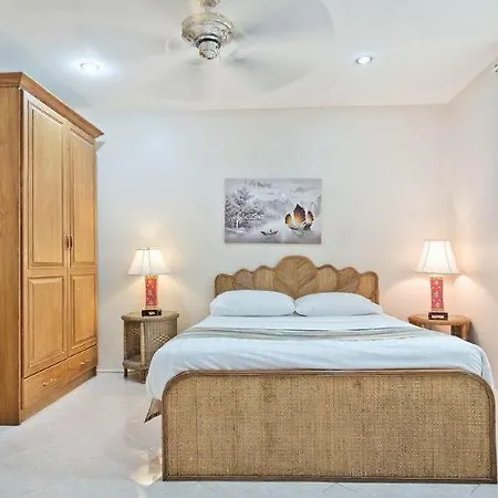 Butterfly Garden Boutique Residence: Luxury With Baths 4* Pattaya
