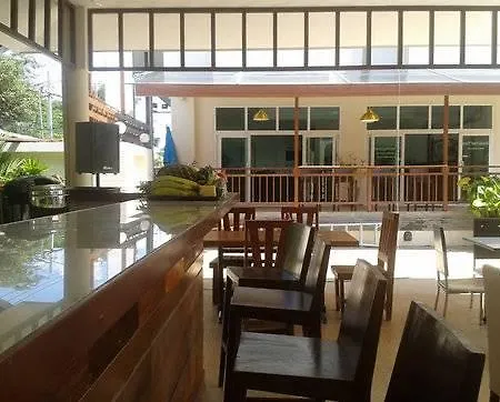 Emerald Palace อพาร์ตโฮเทล