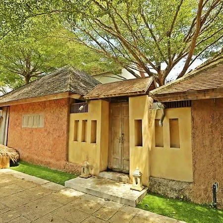 โรงแรม ชิค ชิลล์ แอท เอราวาณา พูล วิลลา พัทยา 4*