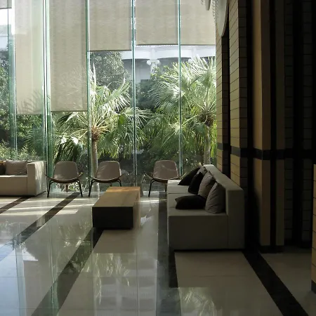 อพาร์ทเม้น Wong Amat Tower *