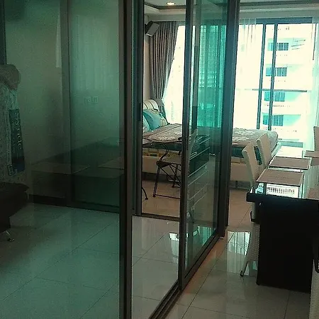 อพาร์ทเม้น Wong Amat Tower *