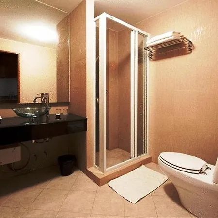 รีสอร์ท ชาโตว์เดลบูทีคเรสซิเดนท์ Pattaya