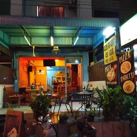 บ้านพัก Crocodile Bar Pattaya