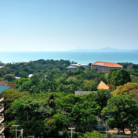 The View Cozy Beach Apartment *