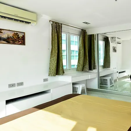 The View Cozy Beach Apartment *