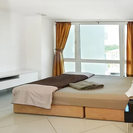 The View Cozy Beach Apartment Pattaya