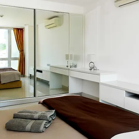 The View Cozy Beach Apartment Pattaya