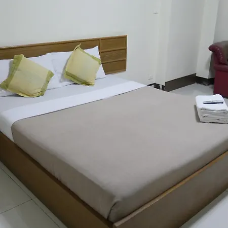 House Hotel Central Pattaya โรงแรม 4*