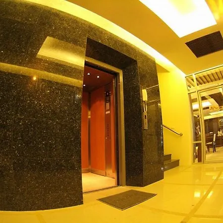 โรงแรม R-con