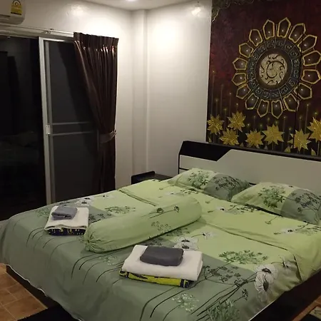 Victoria's Place And Restaurant โรงแรม 2*