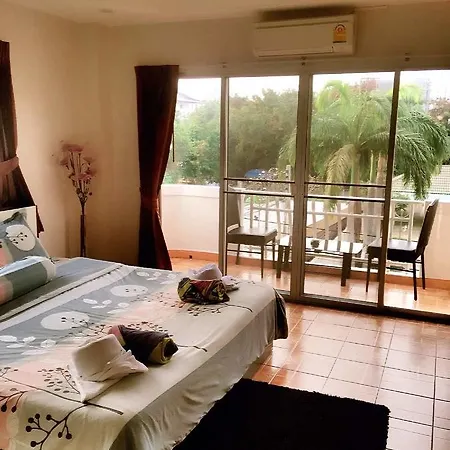 โรงแรม Victoria's Place And Restaurant Pattaya