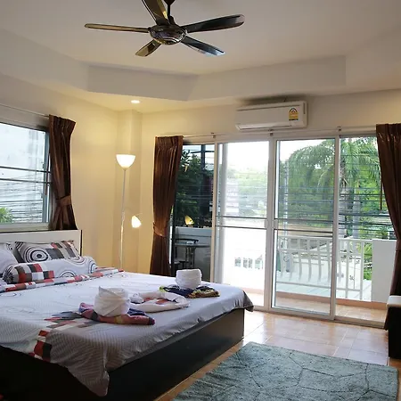 Victoria's Place And Restaurant โรงแรม