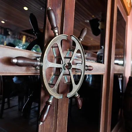 Jomtien Boathouse Hotel