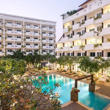 โรงแรม Hill Fresco
